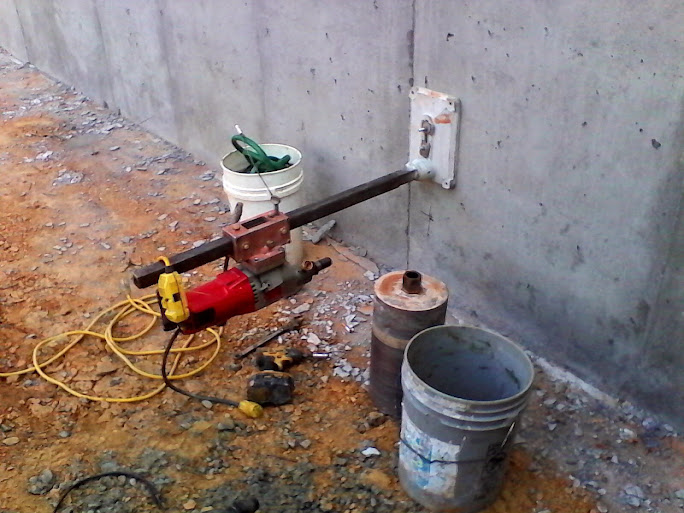pics/wall-core-drilling-concrete.jpg